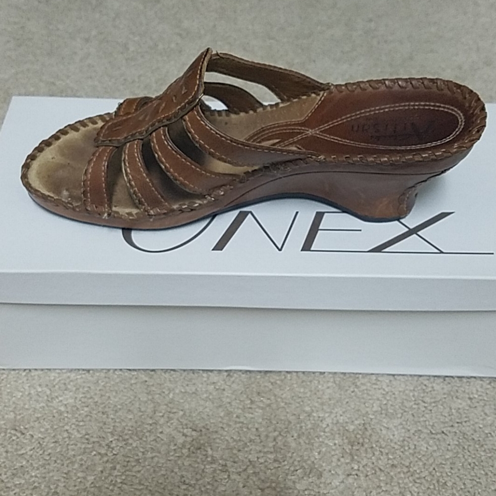Sandles - Picture 2 of 2